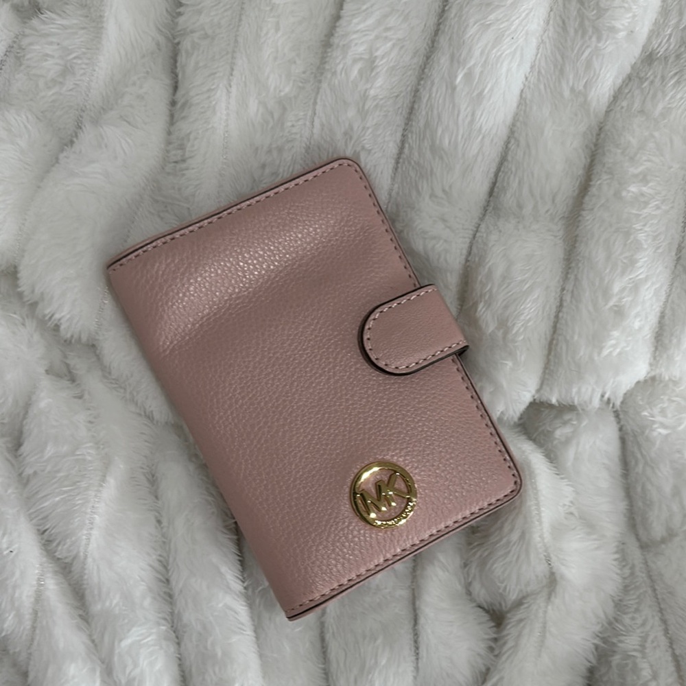 Michael Kors Pink Wallet